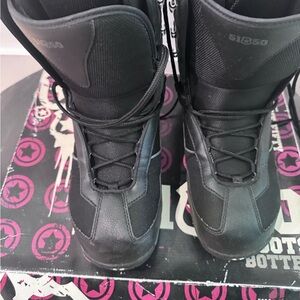 5150 snowboarding boots